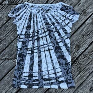 Edgy Graphic Print Top - Abstract Sunburst Design - Medium